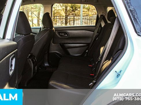 Used 2024 Nissan Rogue S image 17