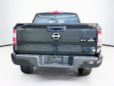 Used 2023 Nissan Frontier SV image 7