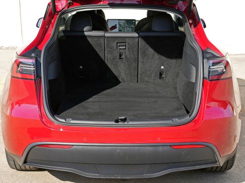 Used 2021 Tesla Model Y Long Range AWD/4WD image 10