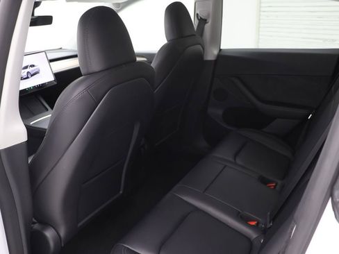 Used 2023 Tesla Model Y Long Range image 11