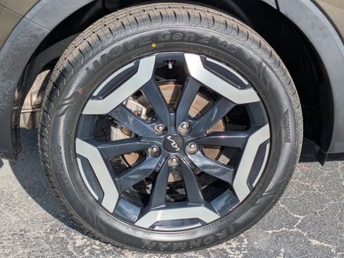Certified 2024 Kia Telluride EX FWD image 9