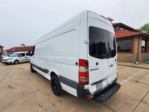 Used 2008 Dodge Sprinter 2500 image 7