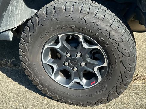 Used 2023 Jeep Wrangler Unlimited Rubicon AWD/4WD image 18