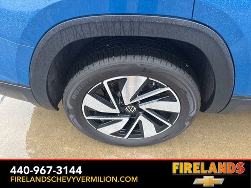 Used 2025 Volkswagen Atlas SE image 54