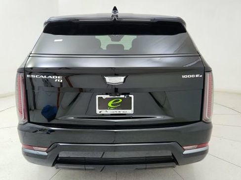 Used 2025 Cadillac Escalade IQ Sport 2 image 5