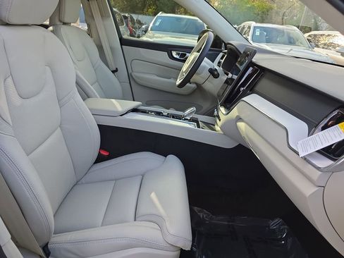 New 2026 Volvo XC60 B5 Ultra w/ Protection Package Premier image 18