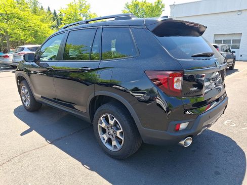 Used 2023 Honda Passport TrailSport image 4