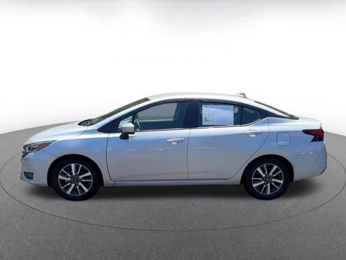 Used 2025 Nissan Versa SV FWD image 9