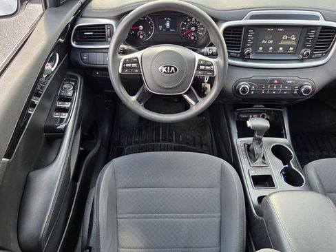 Used 2020 Kia Sorento FWD V6 image 11