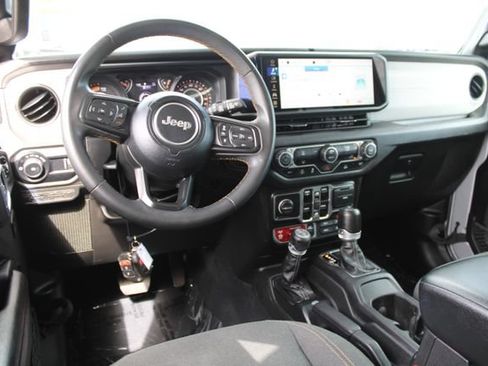 Used 2024 Jeep Wrangler Unlimited Sport AWD/4WD image 14