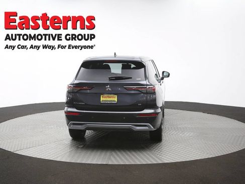 Used 2025 Mitsubishi Outlander SE AWD/4WD image 33