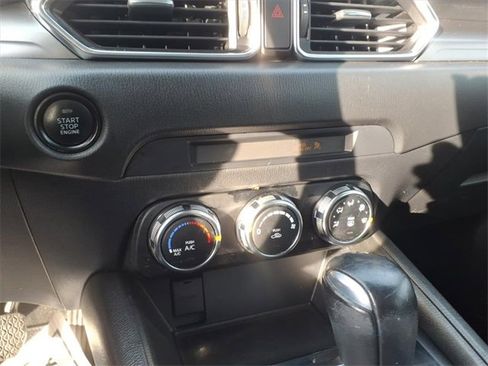 Used 2018 MAZDA CX-5 Sport image 18