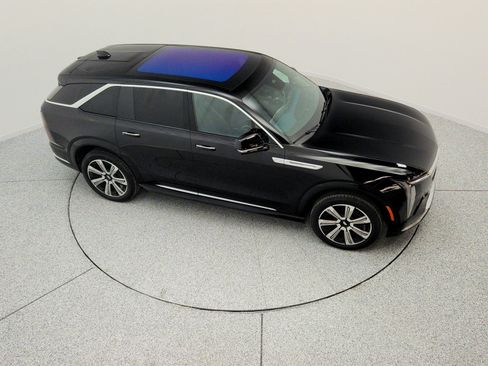 Used 2025 Cadillac Escalade IQ Luxury 2 w/ LPO, Premium Carpet Package AWD/4WD image 4