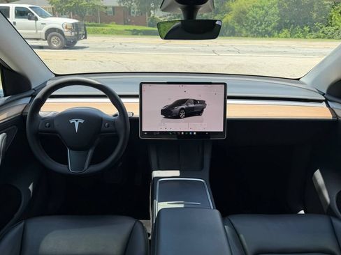 Used 2023 Tesla Model Y Long Range AWD/4WD image 11