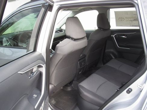 New 2025 Toyota RAV4 XLE w/ Convenience Package AWD/4WD image 15