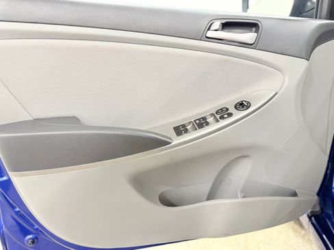 Used 2015 Hyundai Accent GLS FWD image 11