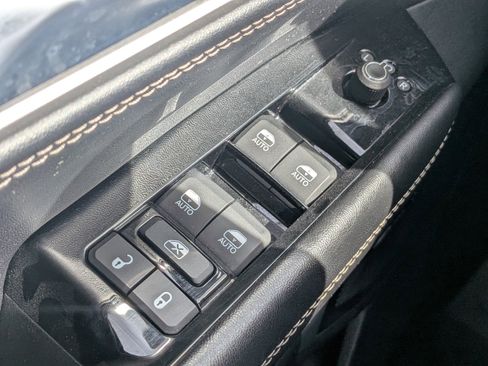 Used 2024 Jeep Wagoneer Series II w/ Flexible Seating Group RWD image 25