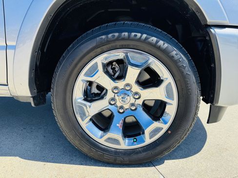Used 2025 RAM 1500 Big Horn AWD/4WD image 40
