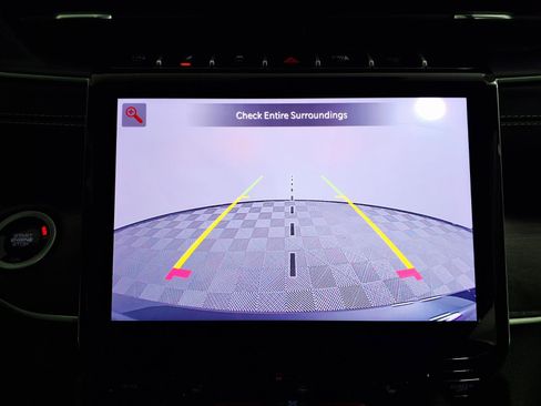 Used 2025 Jeep Grand Cherokee Limited w/ Black Appearance Package image 19