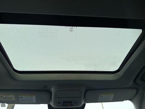 Used 2021 Ford Explorer XLT w/ Equipment Group 202A image 23