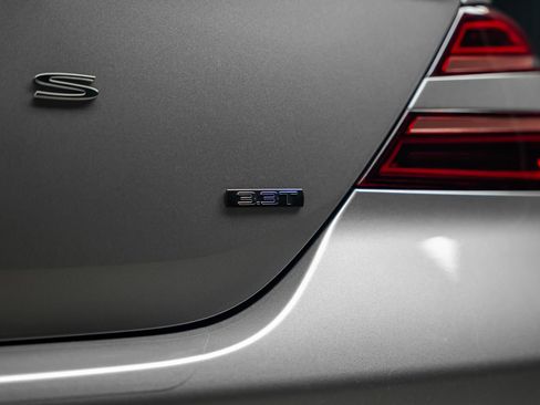 Used 2022 Genesis G70 3.3T RWD image 16