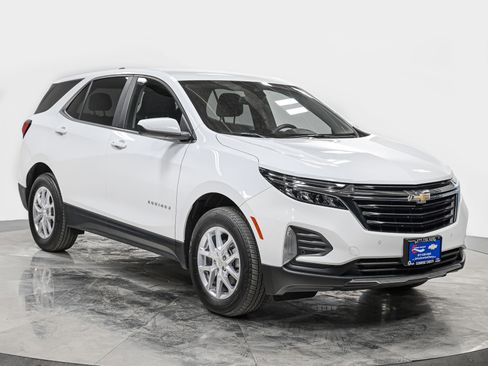 Used 2024 Chevrolet Equinox LT w/ LPO, Floor Liner Package AWD/4WD image 9