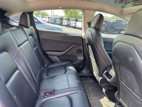 Used 2022 Tesla Model Y Long Range AWD/4WD image 13