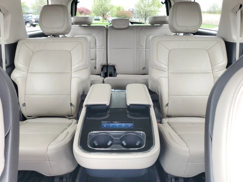 Certified 2023 Lincoln Navigator Reserve AWD/4WD image 19