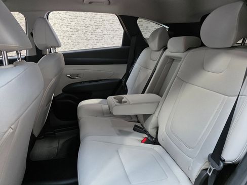 Certified 2025 Hyundai Tucson SE image 16