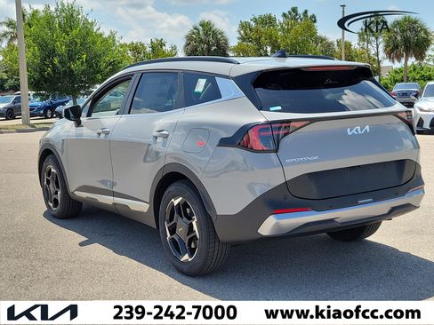 New 2026 Kia Sportage EX FWD image 4