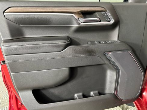Used 2023 Chevrolet Silverado 1500 LT Trail Boss w/ LPO, Dark Essentials Package AWD/4WD image 12