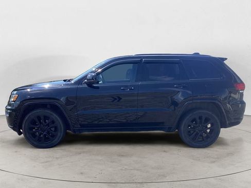 Used 2019 Jeep Grand Cherokee Altitude AWD/4WD image 2