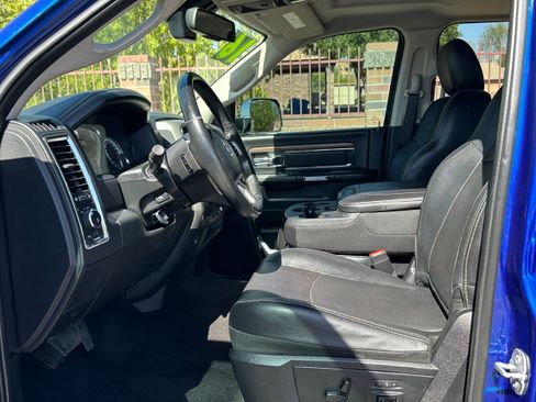 Used 2016 RAM 1500 Laramie w/ Convenience Group AWD/4WD image 6