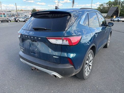 Used 2020 Ford Escape Titanium image 5