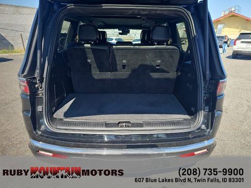 Used 2022 Jeep Wagoneer Series III w/ Premium Group I AWD/4WD image 36