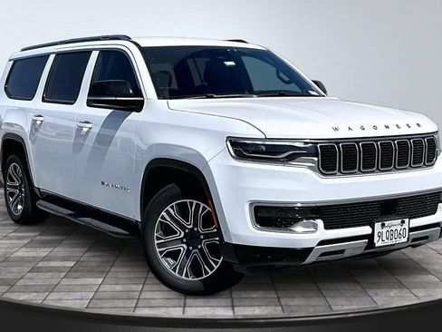 Certified 2024 Jeep Wagoneer L Series II RWD image 34