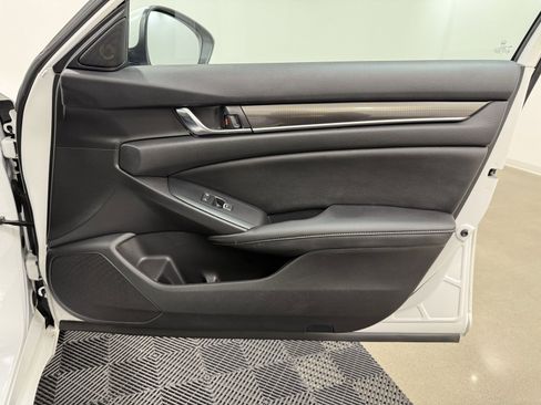 Used 2020 Honda Accord Sport image 29