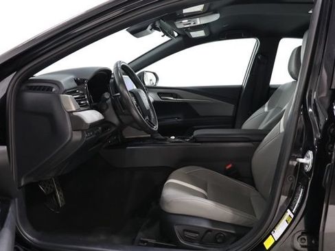 Used 2025 Toyota Camry SE FWD image 18