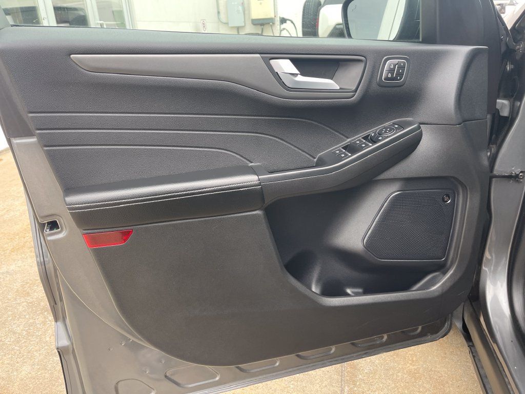 Used 2023 Ford Escape Active w/ Tech Pack #2 FWD image 10