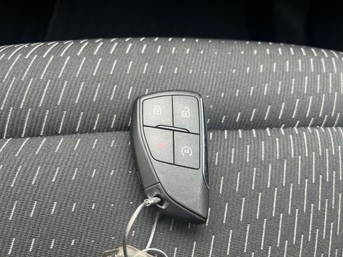 Used 2025 Chevrolet Equinox LT FWD image 22