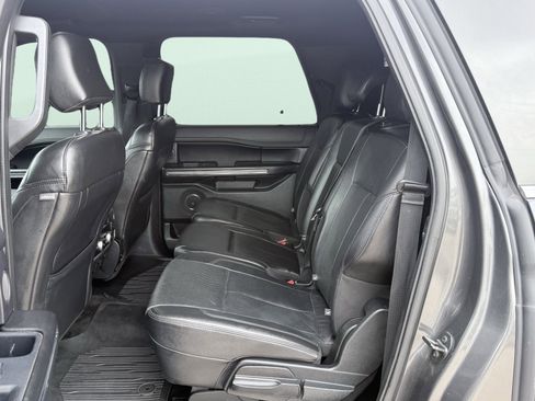 Used 2018 Ford Expedition Max XLT w/ Equipment Group 202A RWD image 33