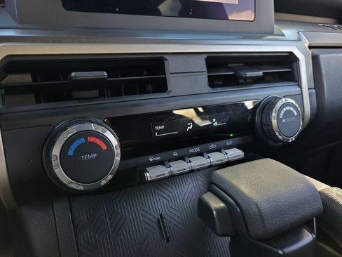 Used 2024 Toyota Tacoma SR5 AWD/4WD image 24