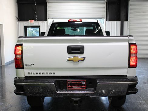 Used 2018 Chevrolet Silverado 2500 W/T w/ WT Convenience Package RWD image 4