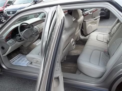 Used 2004 Cadillac De Ville Base 4dr Sedan image 6