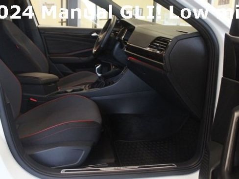 Used 2024 Volkswagen Jetta GLI 40th Anniversary Edition image 36