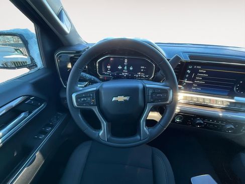 Used 2024 Chevrolet Silverado 1500 LT image 12
