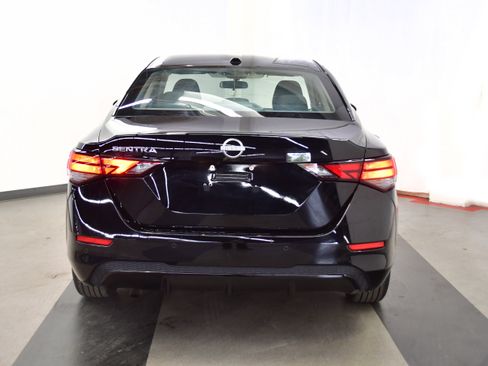 Used 2025 Nissan Sentra SV FWD image 6