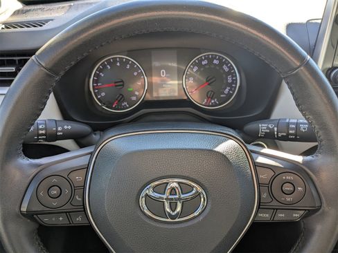 Used 2019 Toyota RAV4 XLE Premium image 29