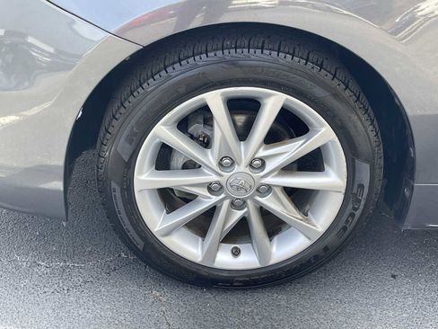 Used 2014 Toyota Prius V Five image 6