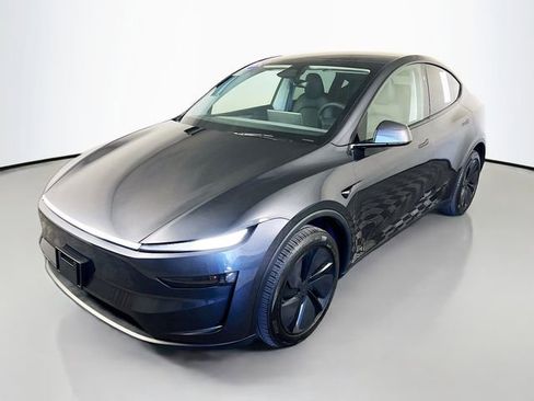 Used 2026 Tesla Model Y Long Range image 4